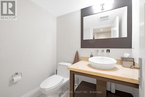 16 Flatbush Avenue, Vaughan, ON - Indoor Photo Showing Bathroom