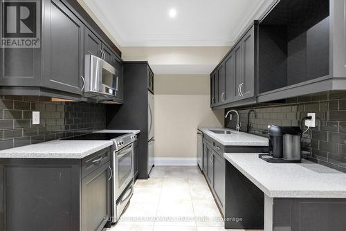 16 Flatbush Avenue, Vaughan, ON - Indoor Photo Showing Kitchen