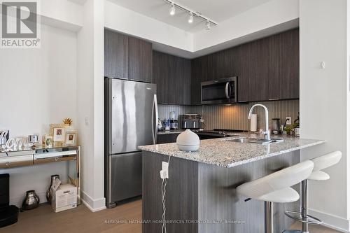 3815 - 30 Shore Breeze Drive, Toronto (Mimico), ON - Indoor Photo Showing Kitchen With Stainless Steel Kitchen With Upgraded Kitchen