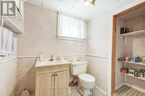 65 Allonsius Drive, Toronto, ON - Indoor Photo Showing Bathroom