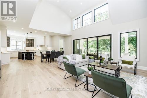 94 Millpond Road, Niagara-On-The-Lake, ON - Indoor Photo Showing Living Room