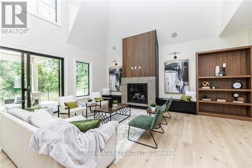 94 Millpond Road, Niagara-On-The-Lake, ON - Indoor Photo Showing Living Room With Fireplace