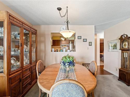 501-2560 Departure Bay Rd, Nanaimo, BC - Indoor Photo Showing Dining Room