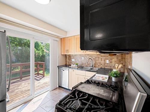 2604 Treviso Crt, Mississauga, ON - Indoor Photo Showing Kitchen With Double Sink