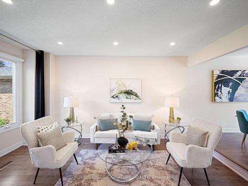 2604 Treviso Crt, Mississauga, ON - Indoor Photo Showing Living Room