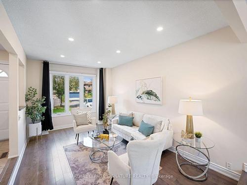 2604 Treviso Crt, Mississauga, ON - Indoor Photo Showing Living Room