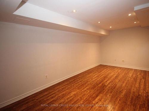 544 Thelma St, Burlington, ON - Indoor Photo Showing Other Room