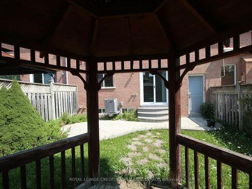 544 Thelma St, Burlington, ON - Outdoor