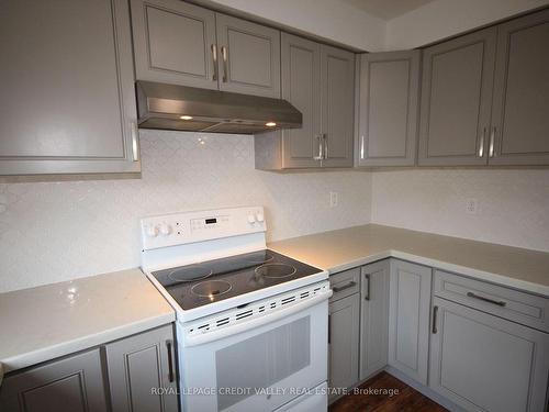 544 Thelma St, Burlington, ON - Indoor Photo Showing Kitchen