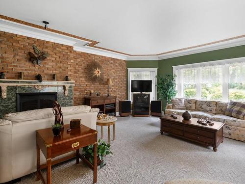 Salon - 143 Petit Lac Du Castor, Hérouxville, QC - Indoor Photo Showing Living Room With Fireplace