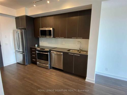 3106-10 Park Lawn Rd, Toronto, ON - Indoor Photo Showing Kitchen With Double Sink