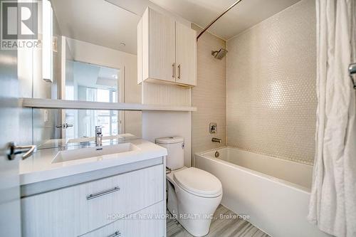 319 - 128 Fairview Mall Drive, Toronto (Don Valley Village), ON - Indoor Photo Showing Bathroom