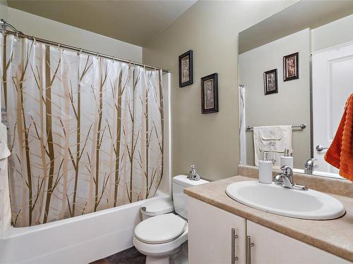 205-2220 Sooke Rd, Colwood, BC - Indoor Photo Showing Bathroom