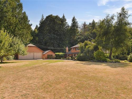 1695 Cultra Ave, Central Saanich, BC 