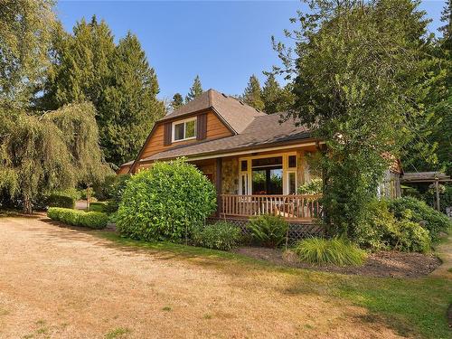 1695 Cultra Ave, Central Saanich, BC 