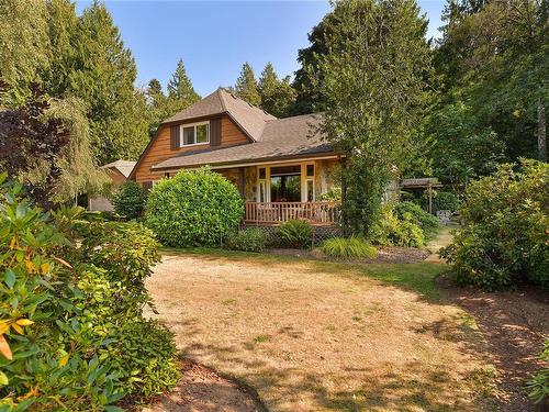 1695 Cultra Ave, Central Saanich, BC 