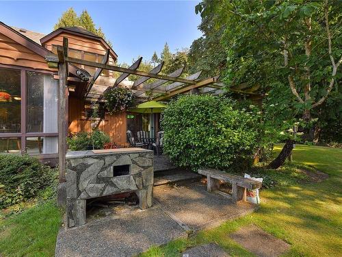 1695 Cultra Ave, Central Saanich, BC 