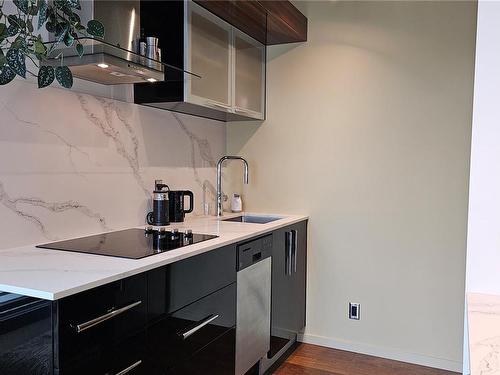 601-1029 View St, Victoria, BC - Indoor Photo Showing Kitchen