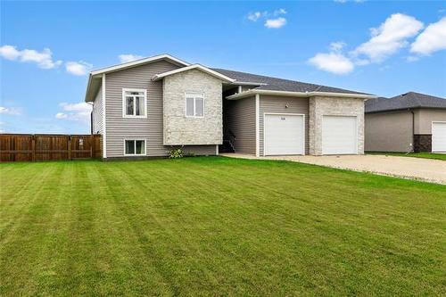 146 Carleton Dr, Steinbach, MB 