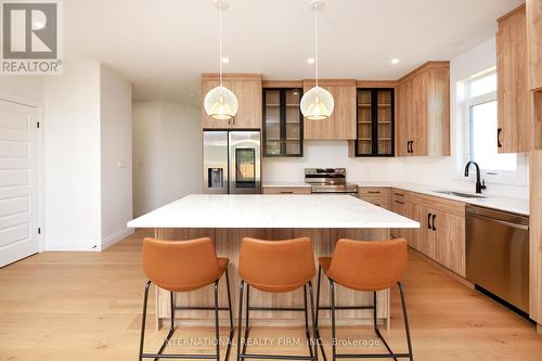 17 Mcintosh Avenue, Chatham-Kent, ON - Indoor Photo Showing Kitchen With Upgraded Kitchen