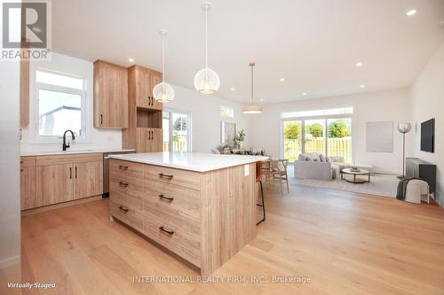 17 Mcintosh Avenue, Chatham-Kent (Chatham), ON - Indoor Photo Showing Kitchen