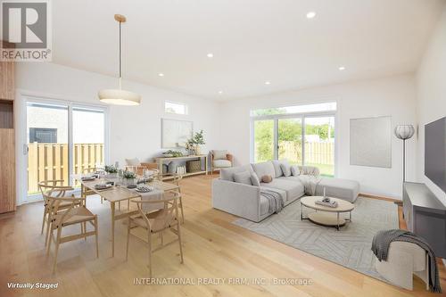 17 Mcintosh Avenue, Chatham-Kent, ON - Indoor Photo Showing Living Room