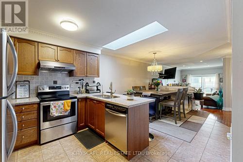 1132 Glenbourne Drive, Oshawa (Pinecrest), ON - Indoor Photo Showing Kitchen With Stainless Steel Kitchen With Double Sink