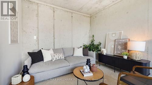 Ph721 - 246 Logan Avenue, Toronto (South Riverdale), ON - Indoor Photo Showing Living Room