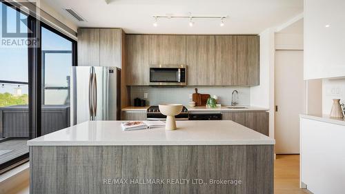 Ph721 - 246 Logan Avenue, Toronto (South Riverdale), ON - Indoor Photo Showing Kitchen