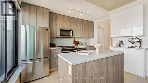 Ph721 - 246 Logan Avenue, Toronto (South Riverdale), ON - Indoor Photo Showing Kitchen