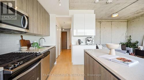 Ph721 - 246 Logan Avenue, Toronto (South Riverdale), ON - Indoor Photo Showing Kitchen