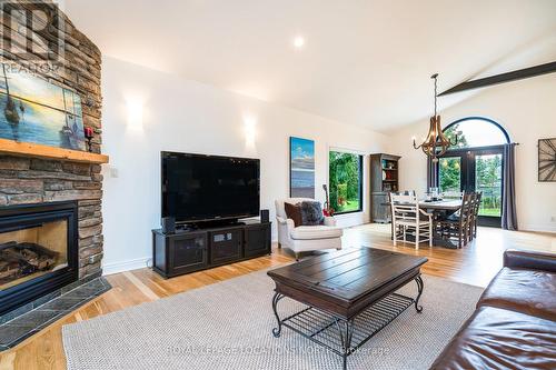 20 Trails End, Collingwood, ON - Indoor Photo Showing Living Room With Fireplace