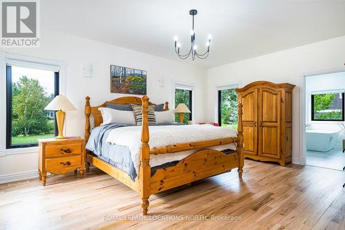 20 Trails End, Collingwood, ON - Indoor Photo Showing Bedroom