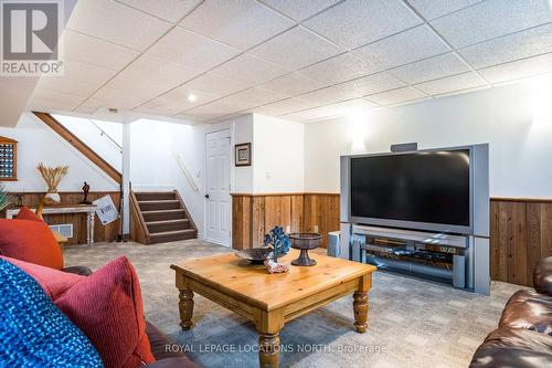 20 Trails End, Collingwood, ON - Indoor Photo Showing Living Room