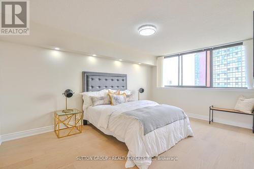 907 - 4235 Sherwoodtowne Boulevard, Mississauga (City Centre), ON - Indoor Photo Showing Bedroom