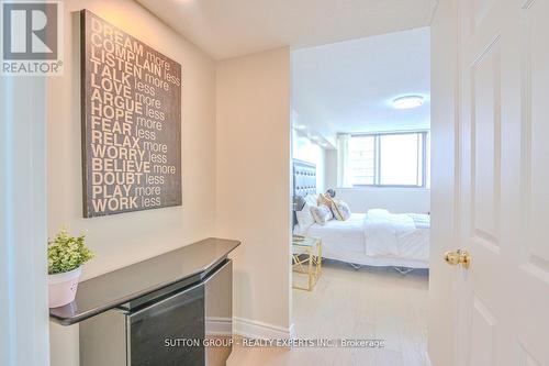 907 - 4235 Sherwoodtowne Boulevard, Mississauga (City Centre), ON - Indoor Photo Showing Other Room