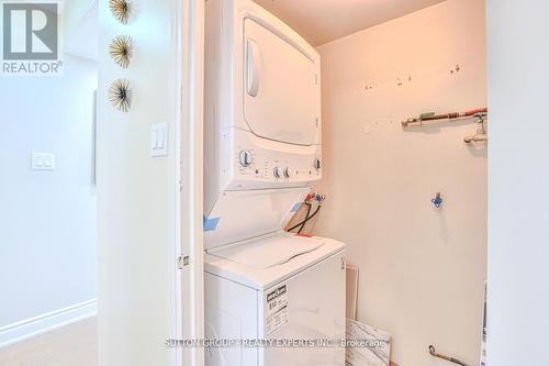 907 - 4235 Sherwoodtowne Boulevard, Mississauga (City Centre), ON - Indoor Photo Showing Laundry Room