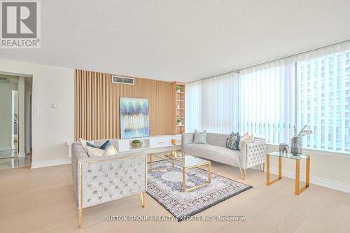 907 - 4235 Sherwoodtowne Boulevard, Mississauga, ON - Indoor Photo Showing Living Room