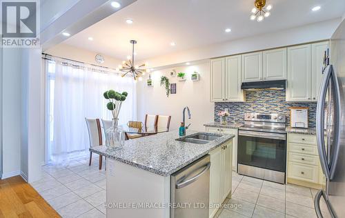 312 Bedrock Drive E, Hamilton (Stoney Creek Mountain), ON - Indoor Photo Showing Kitchen With Stainless Steel Kitchen With Double Sink With Upgraded Kitchen