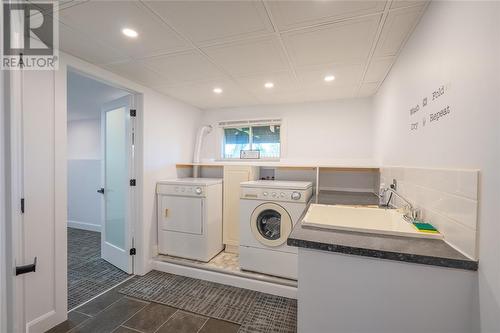 1993 Yonge Street, Sarnia, ON - Indoor Photo Showing Laundry Room