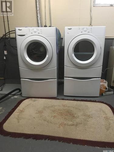 836 Peters Avenue, Oxbow, SK - Indoor Photo Showing Laundry Room