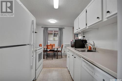 308B 4040 8Th Street E, Saskatoon, SK - Indoor Photo Showing Kitchen