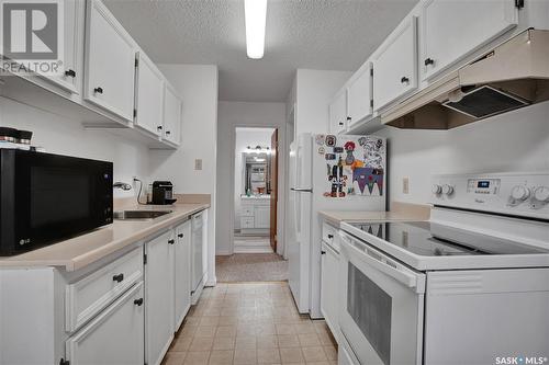 308B 4040 8Th Street E, Saskatoon, SK - Indoor Photo Showing Kitchen