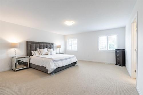 28 Columbus Gate, Stoney Creek, ON - Indoor Photo Showing Bedroom