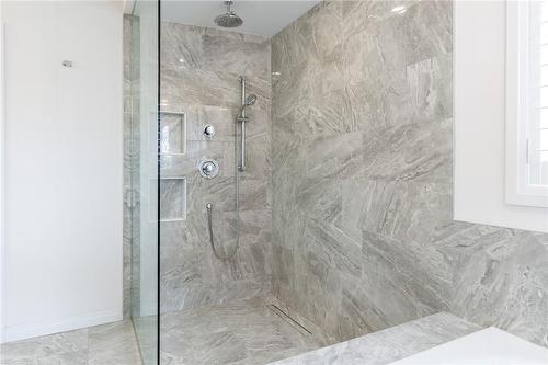 28 Columbus Gate, Stoney Creek, ON - Indoor Photo Showing Bathroom