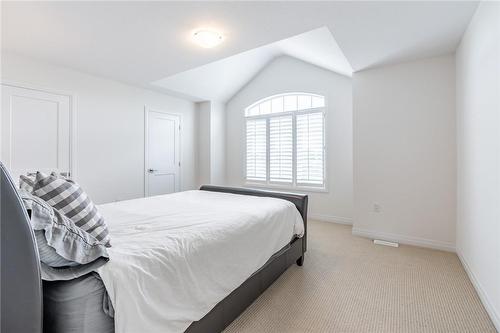 28 Columbus Gate, Stoney Creek, ON - Indoor Photo Showing Bedroom