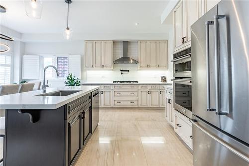 28 Columbus Gate, Stoney Creek, ON - Indoor Photo Showing Kitchen With Upgraded Kitchen