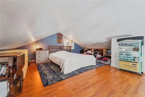 1007 Dunsmure Road, Hamilton, ON - Indoor Photo Showing Bedroom