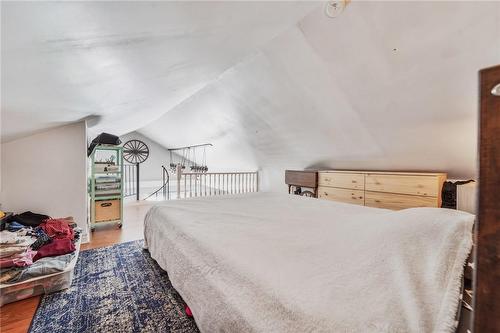 1007 Dunsmure Road, Hamilton, ON - Indoor Photo Showing Bedroom