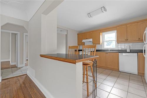 245 Cedardale Avenue, Hamilton, ON - Indoor Photo Showing Kitchen